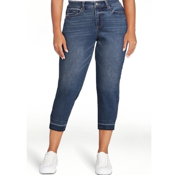 NWT Time & Tru High Rise Raw Hem Medium Wash Jeans Size: 6 - Picture 3 of 11